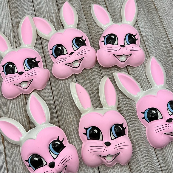 Vintage Kitschy Pink & Beige Easter Bunny Face Cake Topper Decor, 6.25 Inch - Picture 3 of 7